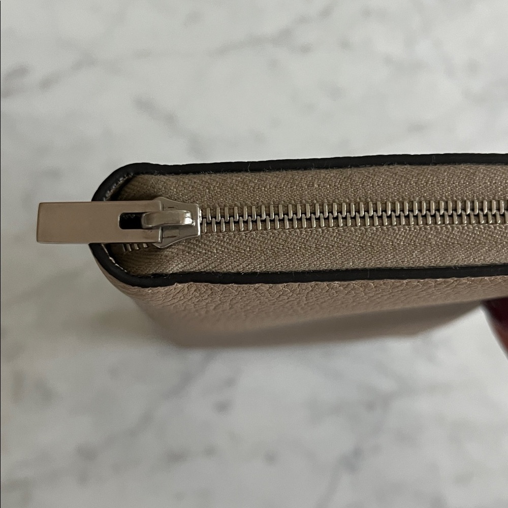 Celine Large Multifunction Wallet in Dune - Picture 4 of 11